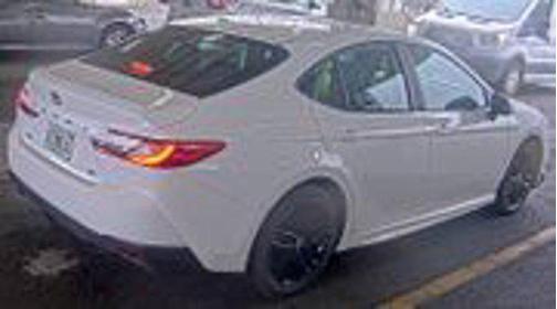 Ice Cap 2025 Toyota Camry SE