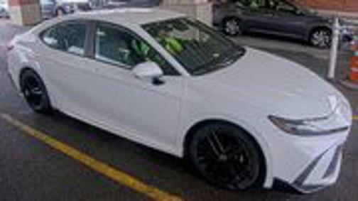 Ice Cap 2025 Toyota Camry SE