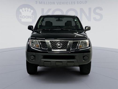 Photo 3 of 23 of 2017 Nissan Frontier S