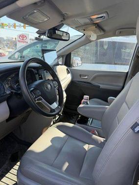 2020 Toyota Sienna LE