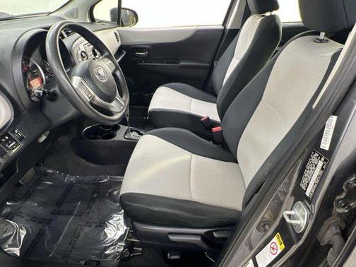 2014 Toyota Yaris LE