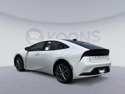 2025 Toyota Prius XLE