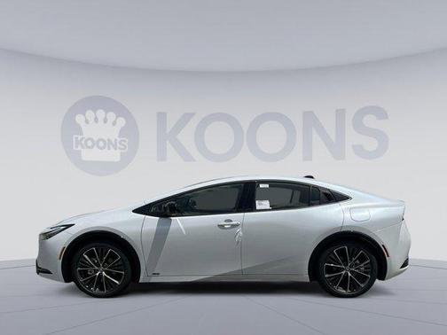2025 Toyota Prius XLE