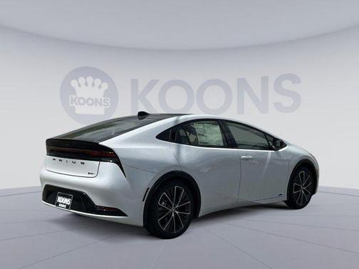 2025 Toyota Prius XLE