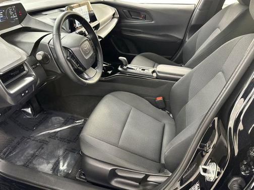 2025 Toyota Prius LE