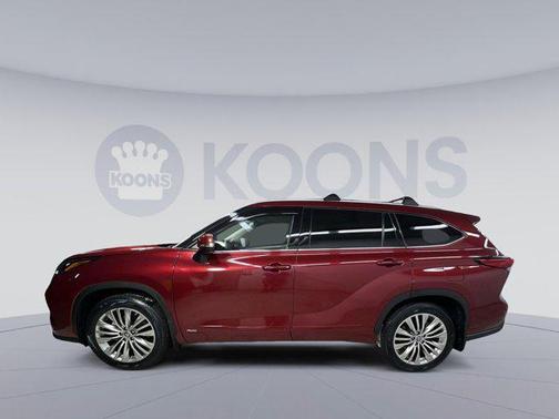 2022 Toyota Highlander Hybrid Platinum