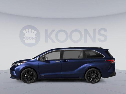 2025 Toyota Sienna XSE 7 Passenger