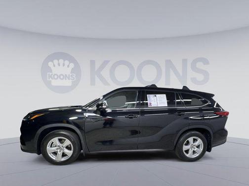 2022 Toyota Highlander LE