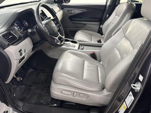 Lunar Silver Metallic 2021 Honda Pilot 2WD EX-L