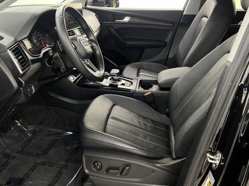 2023 Audi Q5 45 S line Premium