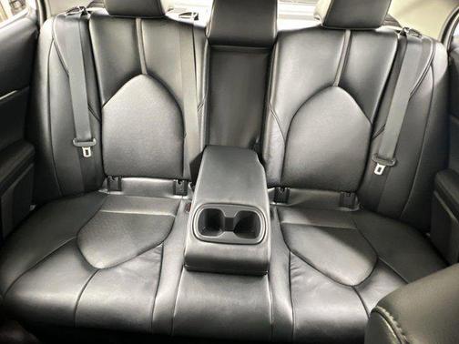 2024 Toyota Camry Hybrid XLE