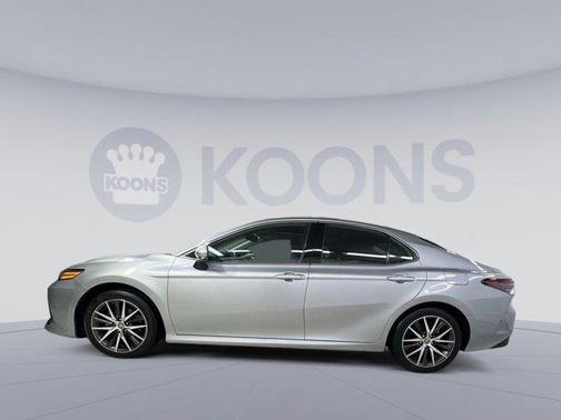 2024 Toyota Camry Hybrid XLE