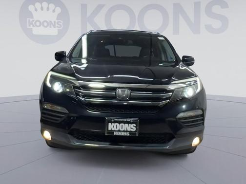 Modern Steel Metallic 2017 Honda Pilot Elite