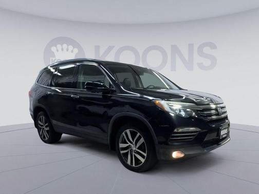 Modern Steel Metallic 2017 Honda Pilot Elite
