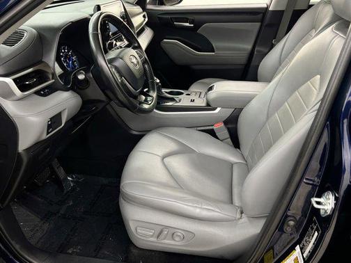 2020 Toyota Highlander Hybrid XLE