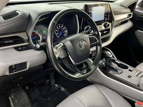 2020 Toyota Highlander Hybrid XLE