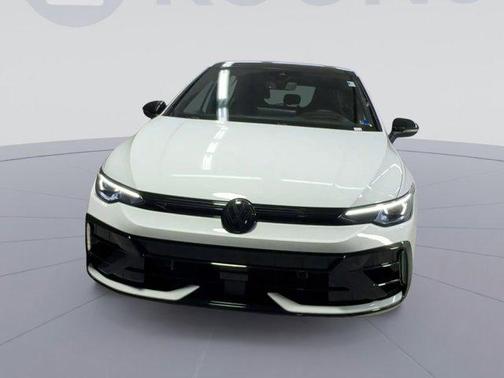 Pure White 2025 Volkswagen Golf R 2.0T DSG