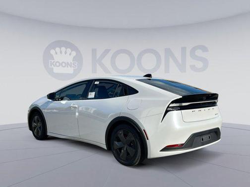 2026 Toyota Prius Plug-In Hybrid SE