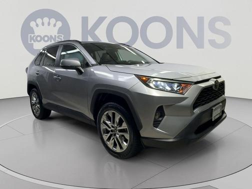 Silver Sky Metallic 2019 Toyota RAV4 XLE Premium