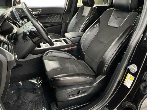 2022 Ford Edge ST