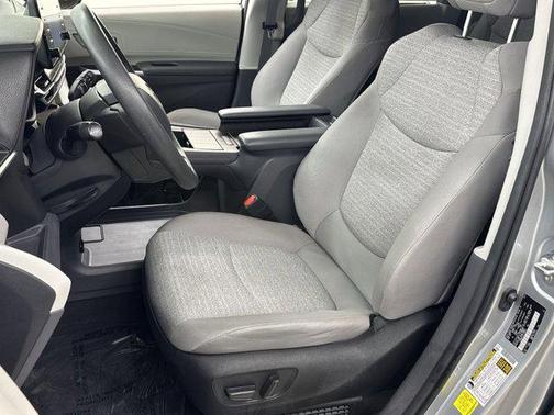 Celestial Silver Metallic 2023 Toyota Sienna LE
