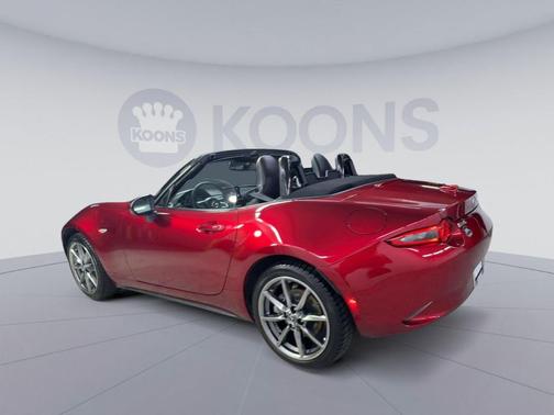 Soul Red Crystal Metallic 2022 Mazda MX-5 Miata Grand Touring