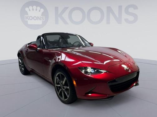Soul Red Crystal Metallic 2022 Mazda MX-5 Miata Grand Touring