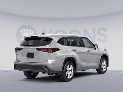 Celestial Silver Metallic 2025 Toyota Highlander LE