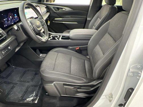 2024 Chevrolet Traverse LS