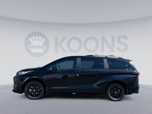 2025 Toyota Sienna Woodland Edition