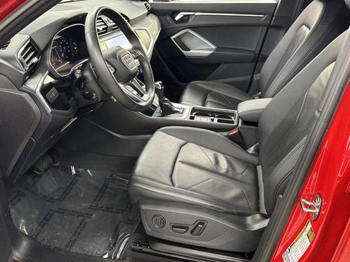 2025 Audi Q3 Premium 45 TFSI S line quattro Tiptronic