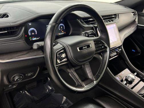 2022 Jeep Grand Cherokee Overland