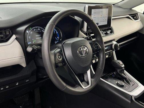 2023 Toyota RAV4 Hybrid XLE Premium