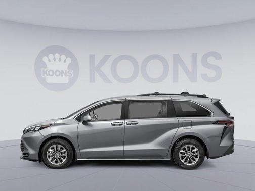 Midnight Black Metallic 2026 Toyota Sienna LE