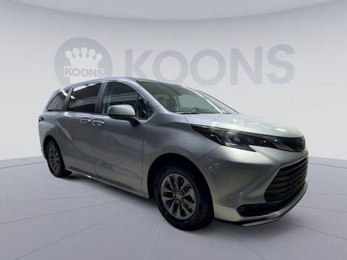 Celestial Silver Metallic 2024 Toyota Sienna LE