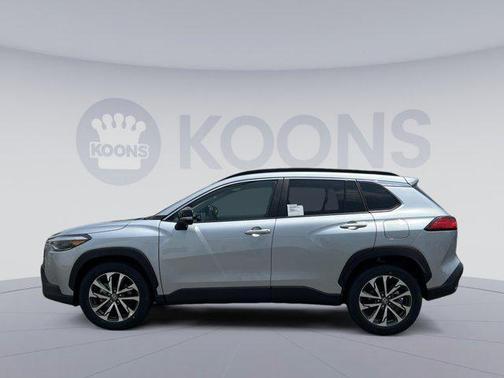 2025 Toyota Corolla Cross XLE