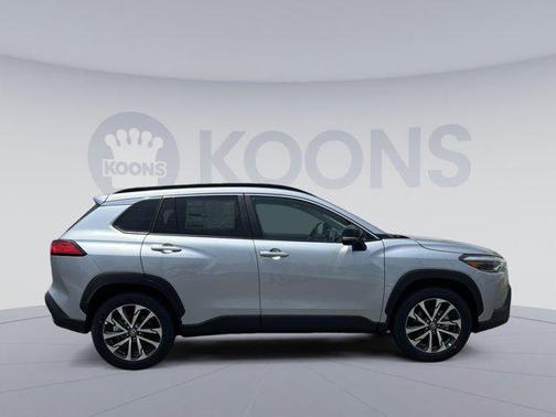 2025 Toyota Corolla Cross XLE