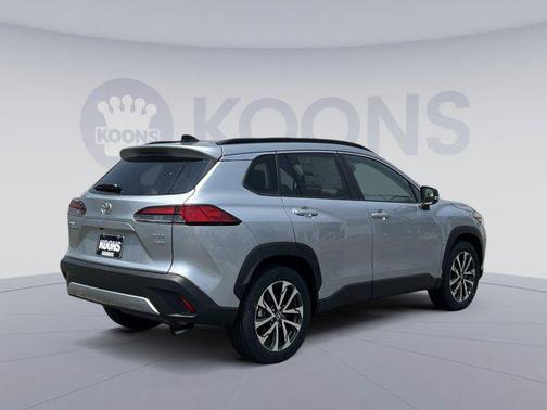 2025 Toyota Corolla Cross XLE