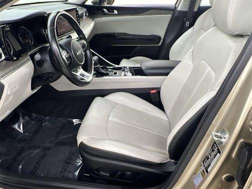 2022 Kia K5 EX
