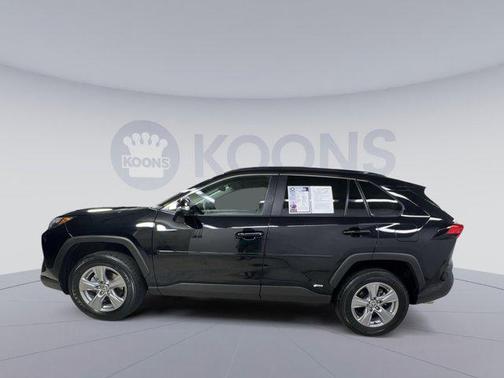 2022 Toyota RAV4 Hybrid XLE