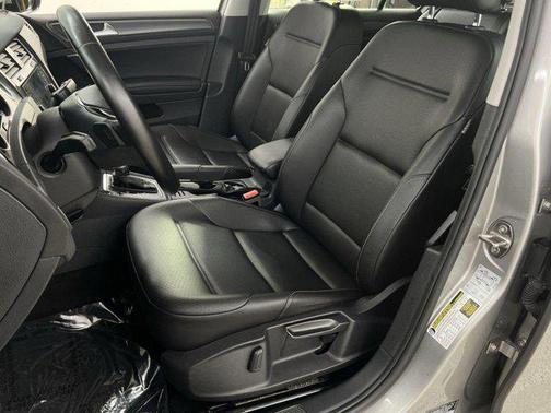 2018 Volkswagen Golf TSI SE