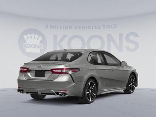 Photo 2 of 15 of 2019 Toyota Camry XSE
