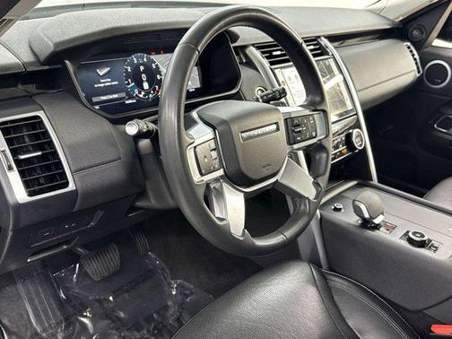 2024 Land Rover Discovery P300 S