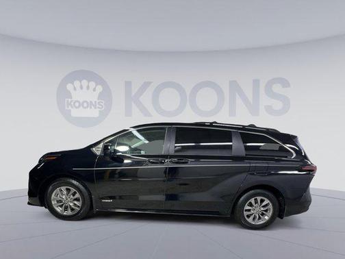 2021 Toyota Sienna LE