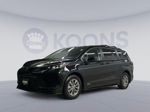 2021 Toyota Sienna LE
