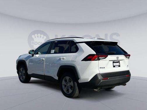 2025 Toyota RAV4 Hybrid XLE