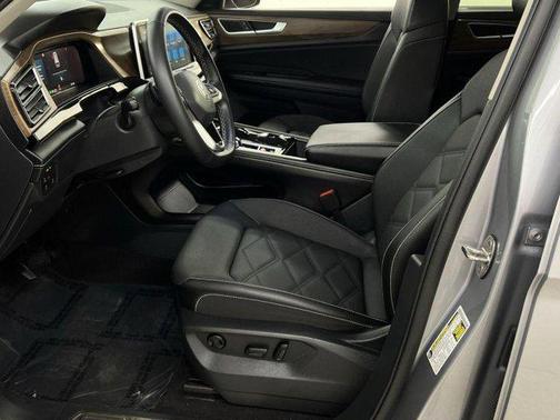 2024 Volkswagen Atlas 2.0T SE w/Technology 4MOTION