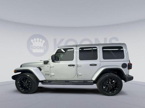 Silver Zynith Clearcoat 2024 Jeep Wrangler 4xe Sahara