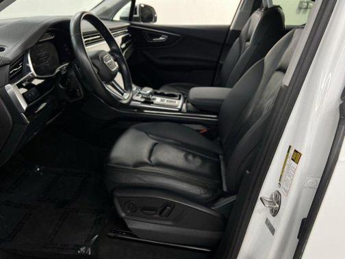 2023 Audi Q7 55 Premium Plus