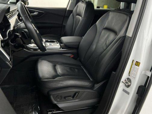 2023 Audi Q7 55 Premium Plus